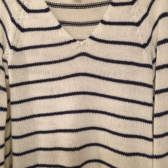 Blue and white striped sweater - Picture 3 of 4